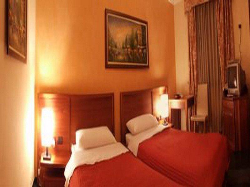 Nov Hotel Tirana Exteriér fotografie
