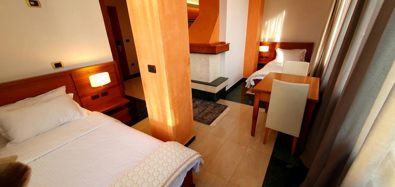 Nov Hotel Tirana Exteriér fotografie