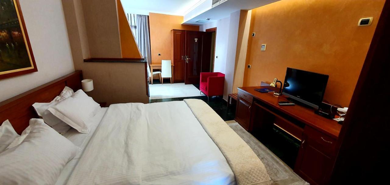 Nov Hotel Tirana Exteriér fotografie