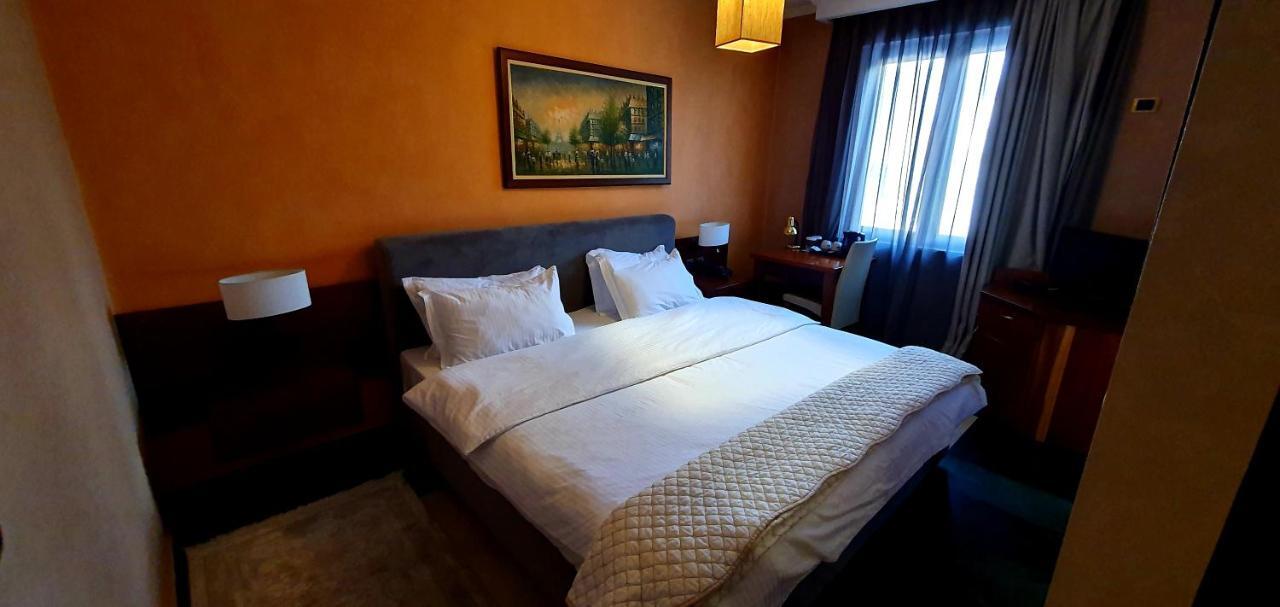 Nov Hotel Tirana Exteriér fotografie