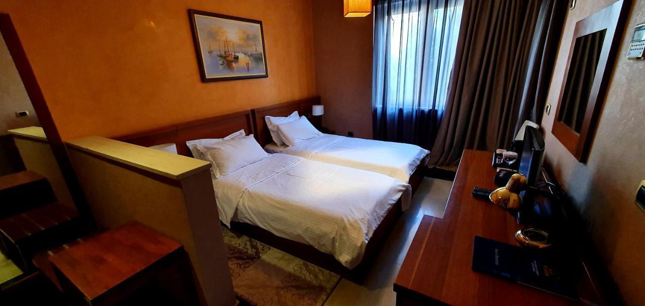 Nov Hotel Tirana Exteriér fotografie