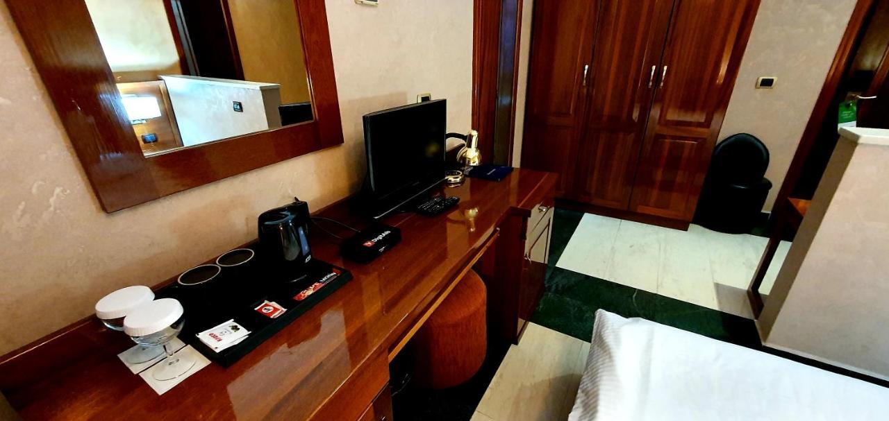Nov Hotel Tirana Exteriér fotografie