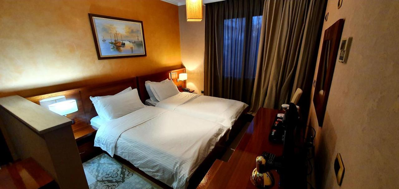 Nov Hotel Tirana Exteriér fotografie