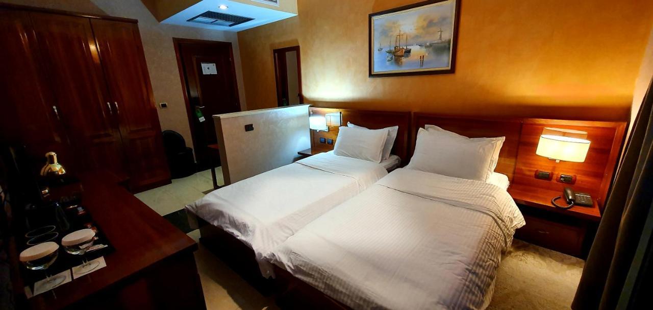 Nov Hotel Tirana Exteriér fotografie