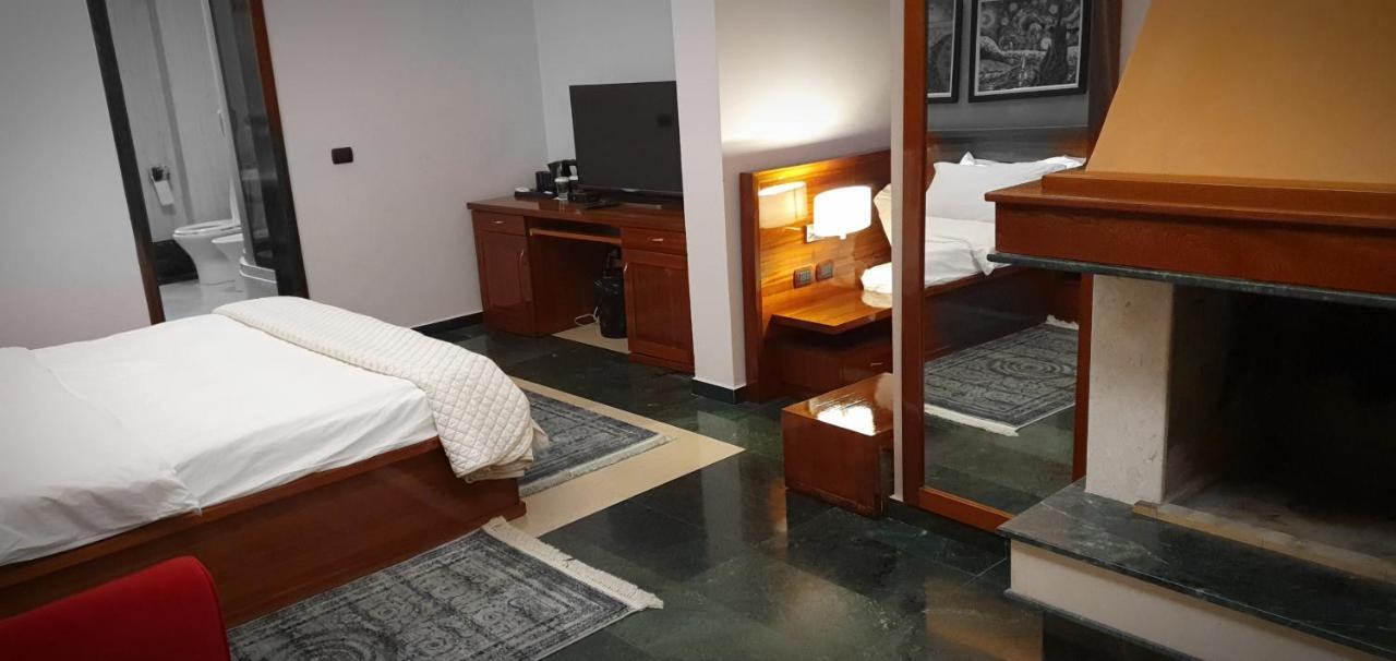 Nov Hotel Tirana Exteriér fotografie
